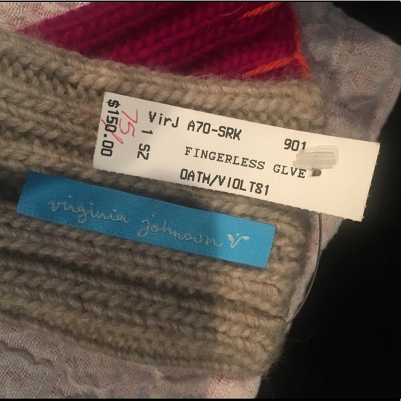 Virginia Johnson Fingerless Gloves - Picture 2 of 5